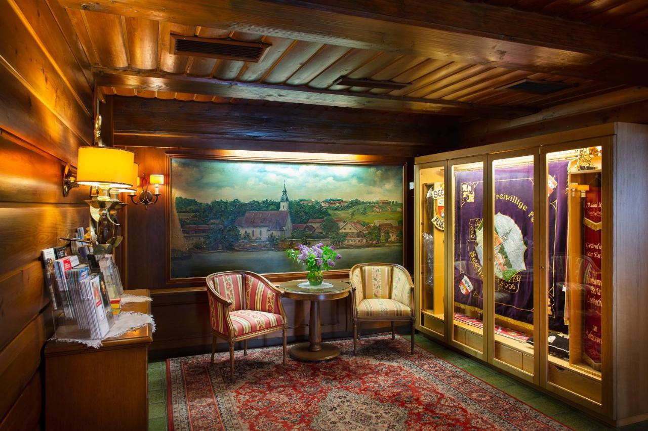 Hotel Landgasthof Altwirt Seeham Exterior photo